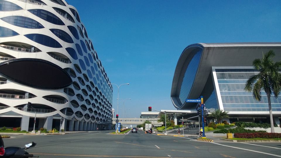 Shot of MOA Arena (right side) taken by Sonnie Santos using Lumia 920