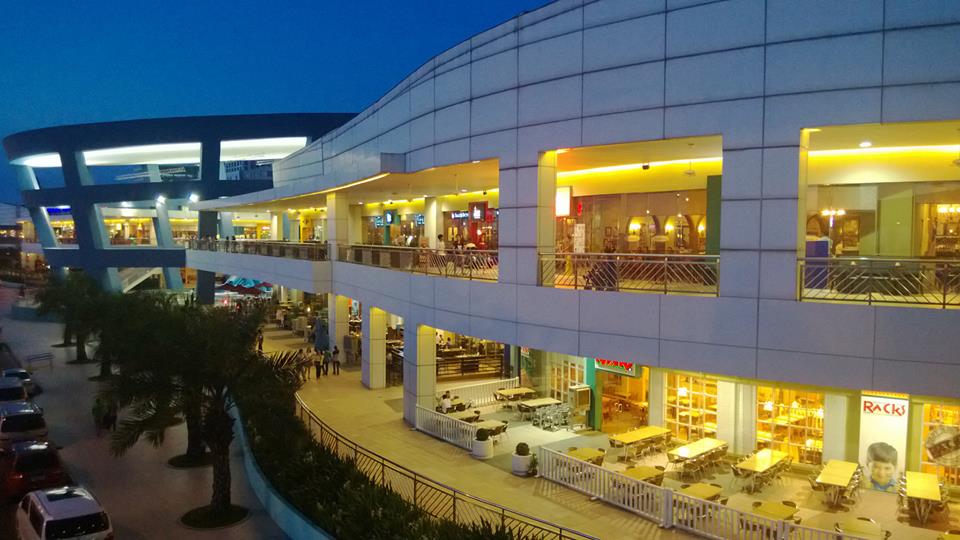 View of MOA from the foot bridge, taken by Sonnie Santos using Lumia 920